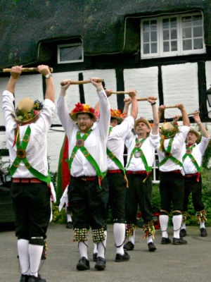 Woodside Morris Men dance their version of Steeple Claydon outside The Phoenix, Steeple Claydon 2007 Woodside Morris Men dance their version of Steeple Claydon outside The Phoenix, Steeple Claydon 2007