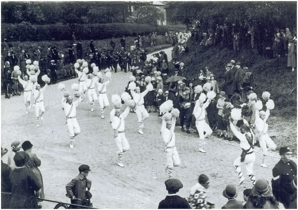 4.	Mobberley Morris Dancers (c.1920s)